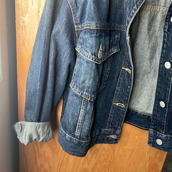 Banana Republic Cropped Jean Jacket - Picture 3 of 4